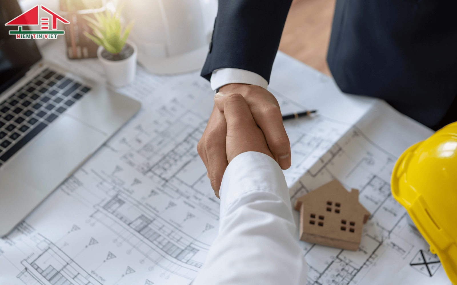 Kí hợp đồng xây nhà trọn gói Tân Phú